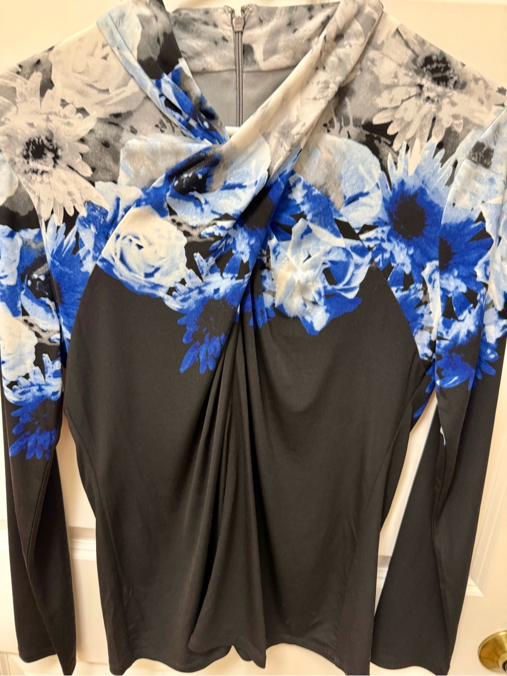 Calvin Klein Gray, Black & Blue Printed Pullover Top